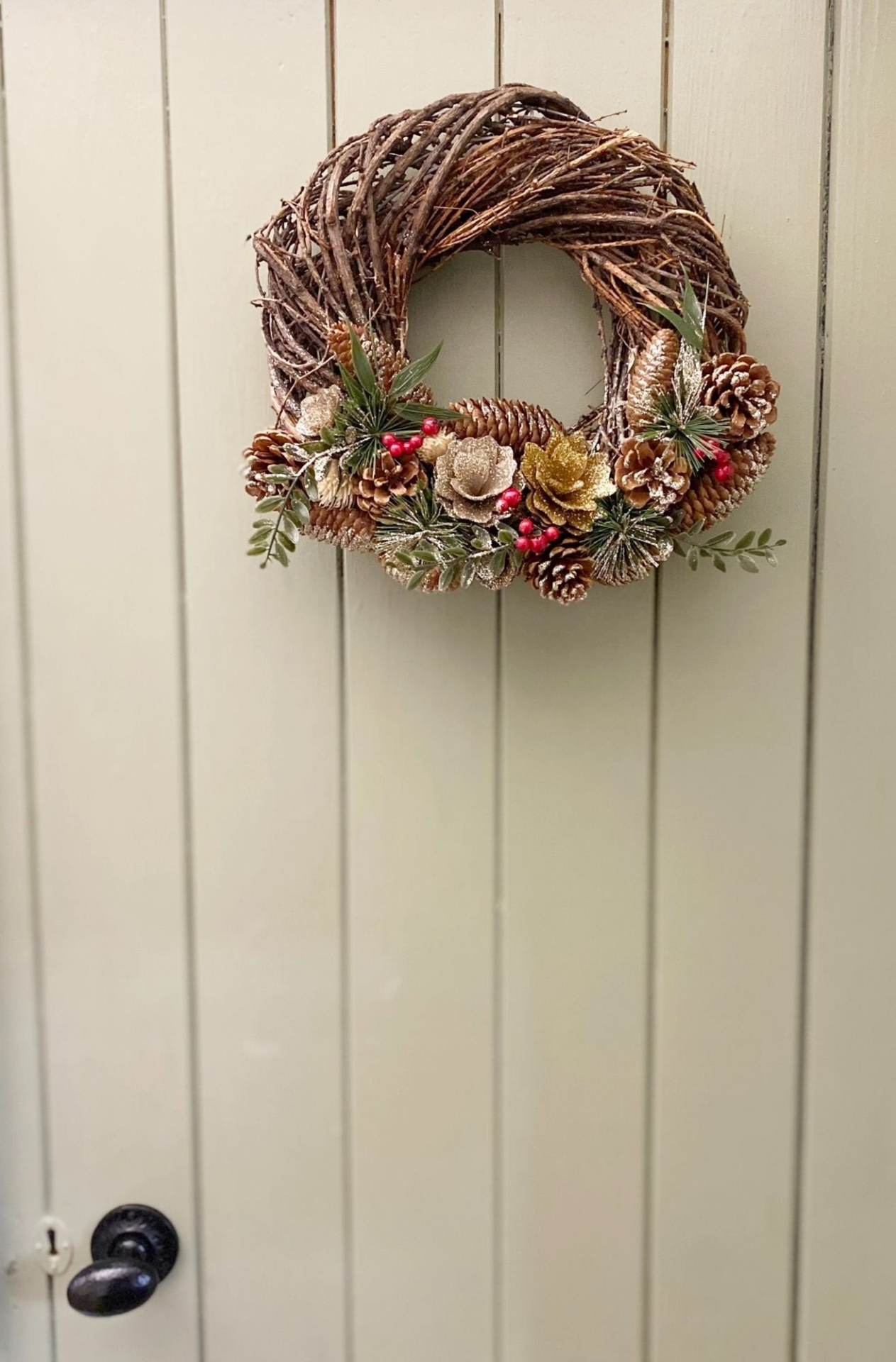 Twisted Pine & Berry Botanical Christmas Wreath 35cm - Festive Home Décor MyLibelula