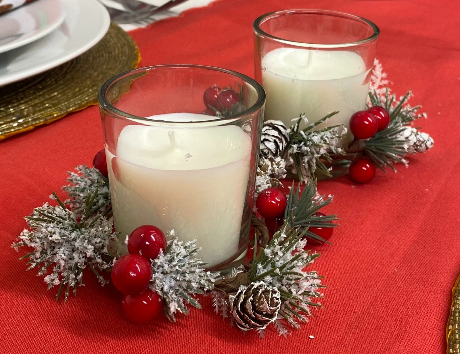 White Set Of 2 Candle Pots With Wreath MyLibelula